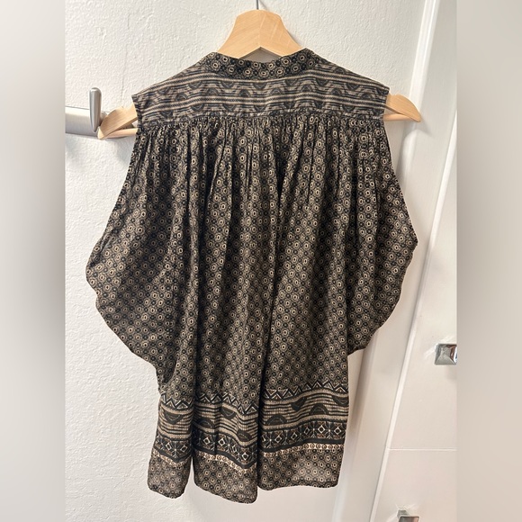 Doen Sleeveless Top - Picture 4 of 4